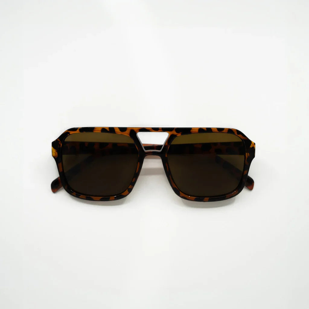 SOLARÉ | Oversized Statement Shades by MonteLuc